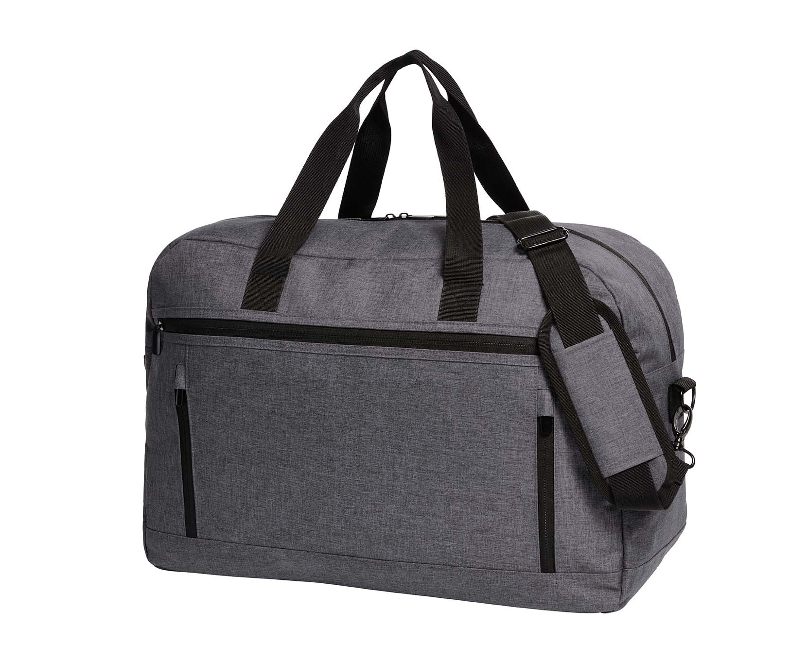 auf der Vortasche zwischen den Reißverschlüssen (26 x 11 cm)