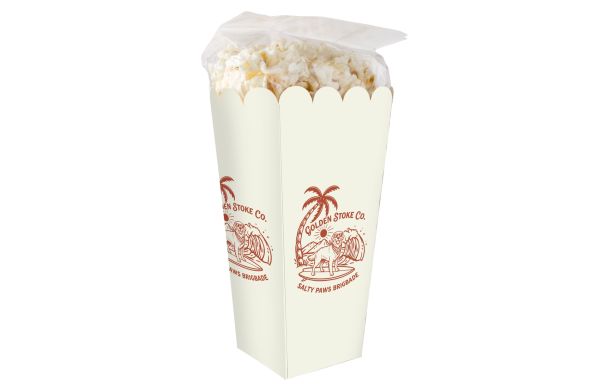 Schachtel mit salzigem Popcorn, Weiß